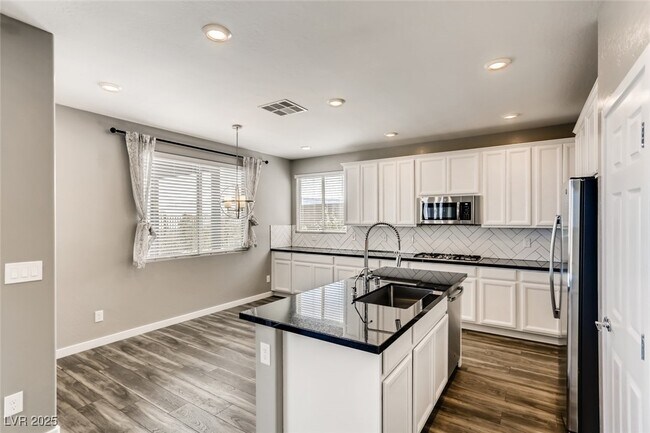Building Photo - 12405 Harbor Isle Ave