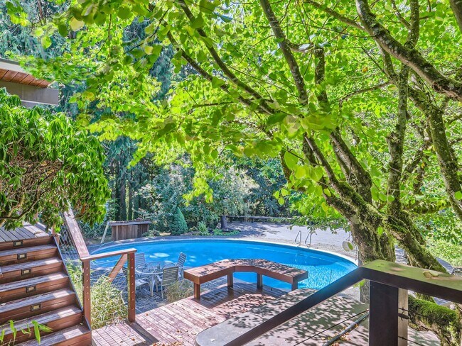 Building Photo - 4bd/3ba Kirkland House