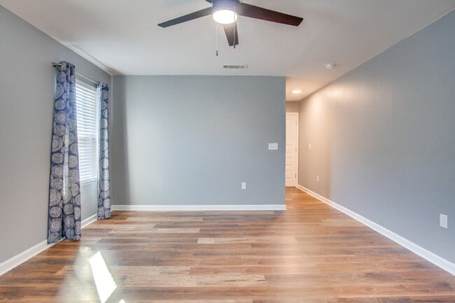 Building Photo - Move In for the Holidays! Heated Saltwater Pool & Tropical Backyard –$500 OFF First Month + Milit...