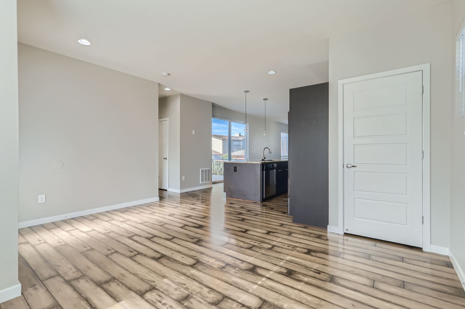 Building Photo - 3344 Cranston Cir