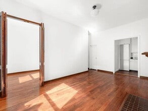 Building Photo - 145 W 80th St