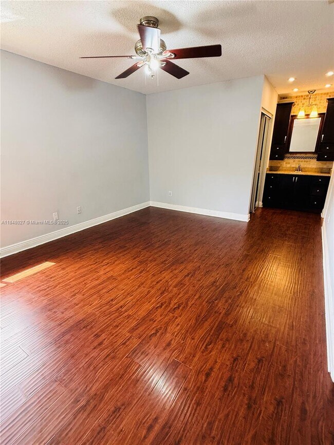Building Photo - 9530 SW 148th Pl