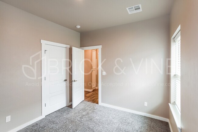 Building Photo - 621 NW 182nd St