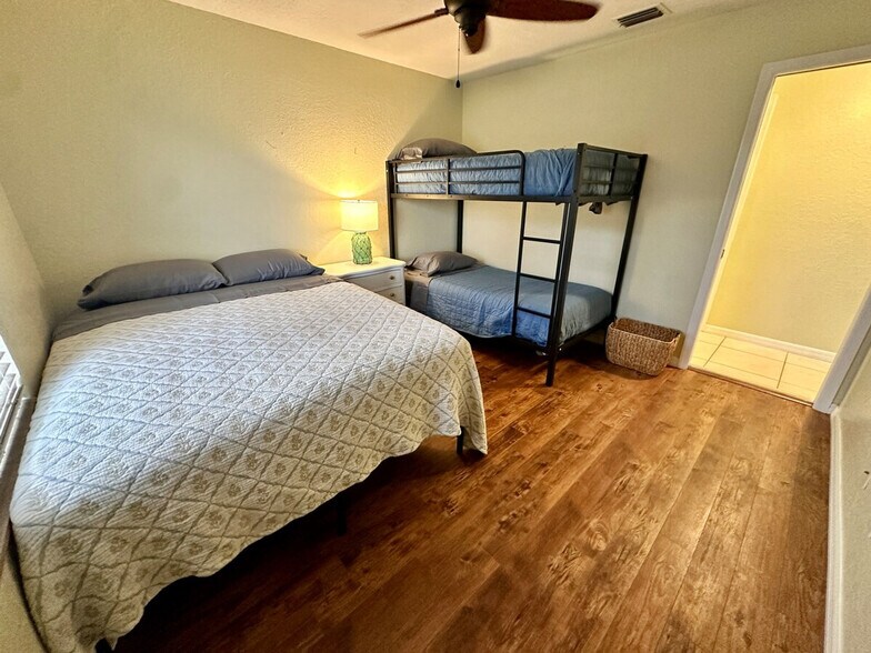 Building Photo - 1292 Nettles Blvd