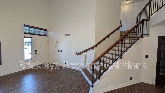 Building Photo - 2363 W Hemlock Ct