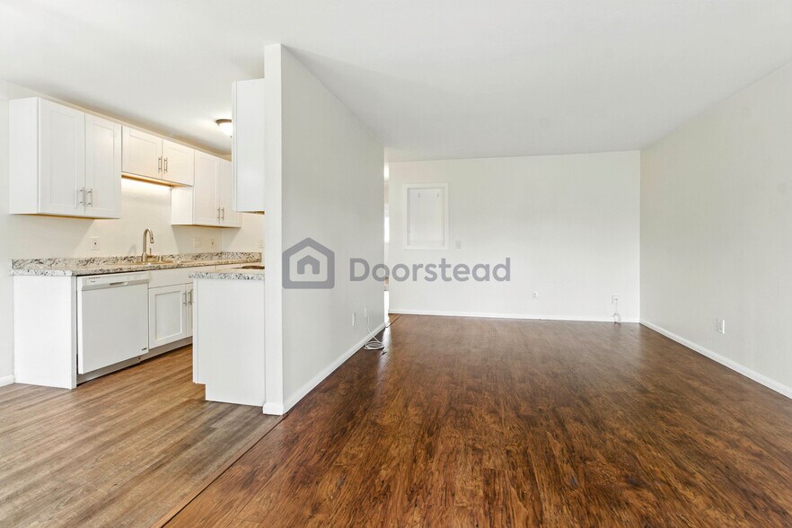 Building Photo - 9175 Campina Dr