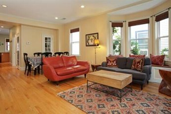 Building Photo - 11 Lester Pl