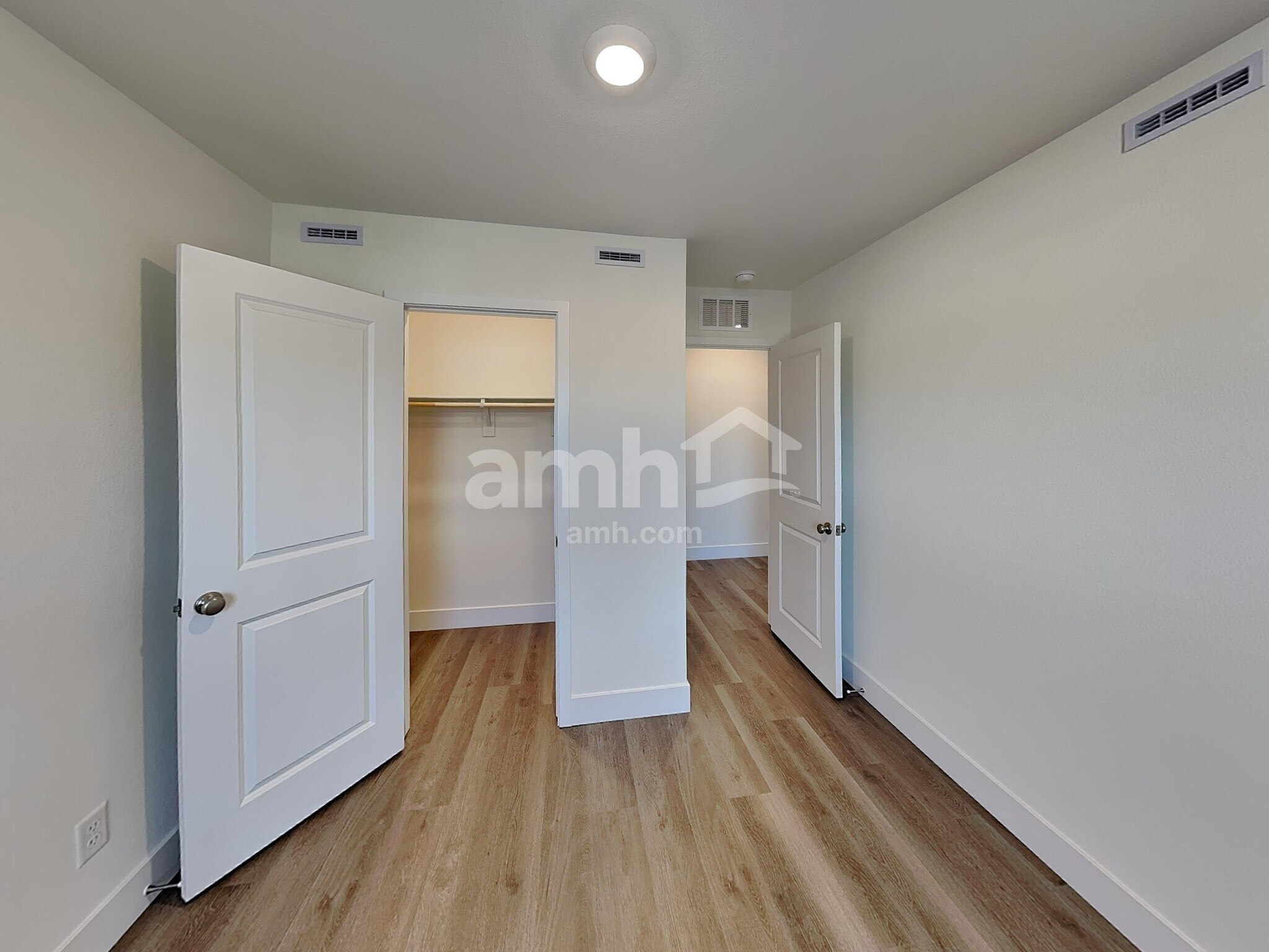 Building Photo - 10116 Cv Mountain St