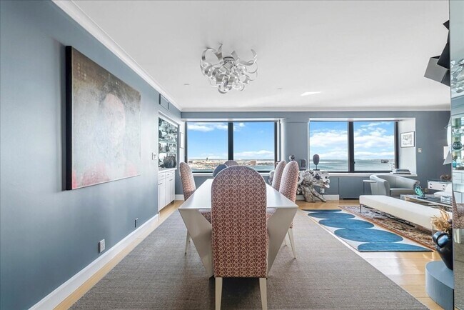 Building Photo - 65 E India Row