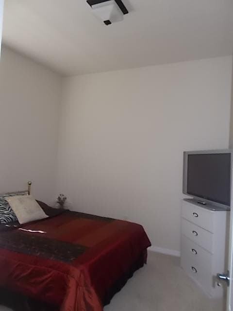 Building Photo - 9 Sycamore Ct E