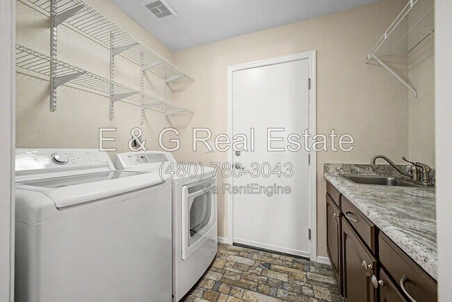 Building Photo - 4106 E Ashurst Dr