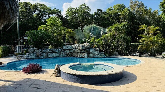 Building Photo - 443 4th Rd