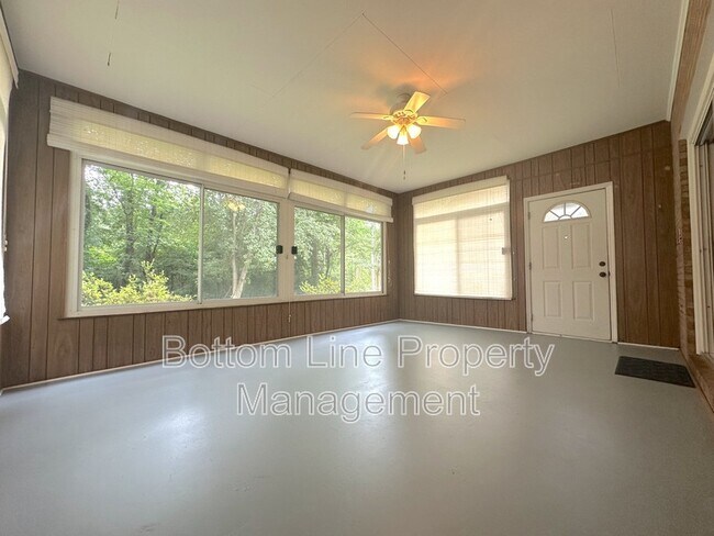 Building Photo - 9419 Brenda Ann Rd