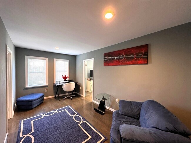 Building Photo - 60 Cedar St