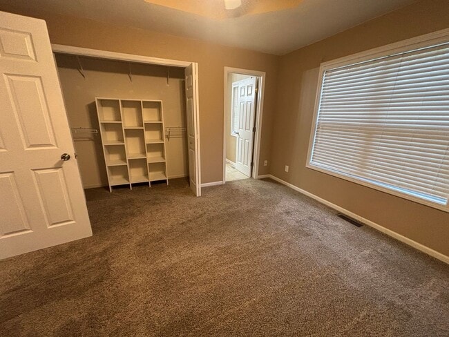 Building Photo - Beautiful 3 Bed • 3 Bath Split-Level Home — Lake Ozark, MO