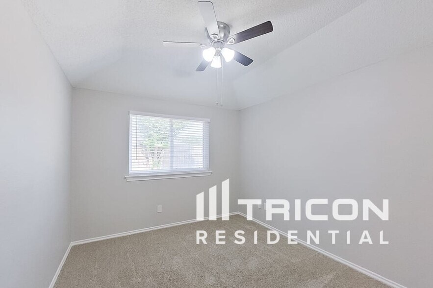 Building Photo - 2065 Mossberg Dr