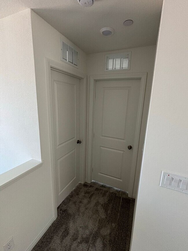 Building Photo - Modern Inspirada Living – 4 Bed Home with Loft & Downstairs Suite