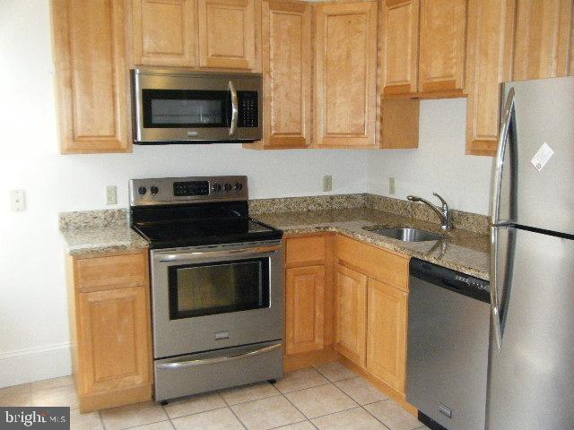 Building Photo - 1906 Fairmount Ave