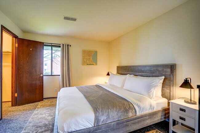 Building Photo - 3914 S Tara Hill Dr