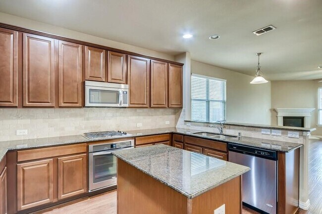 Building Photo - 2753 Calmwood Dr