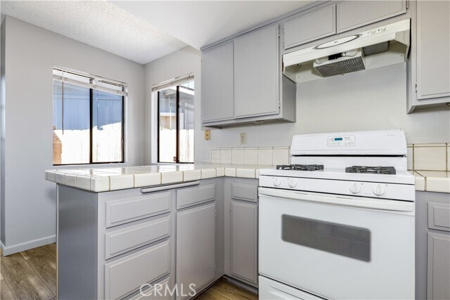 Building Photo - 1445 Prefumo Canyon Rd