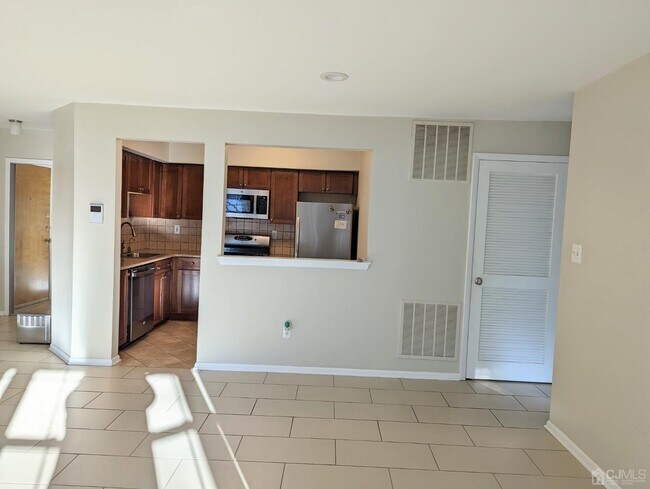 Building Photo - 206 Salem Ct