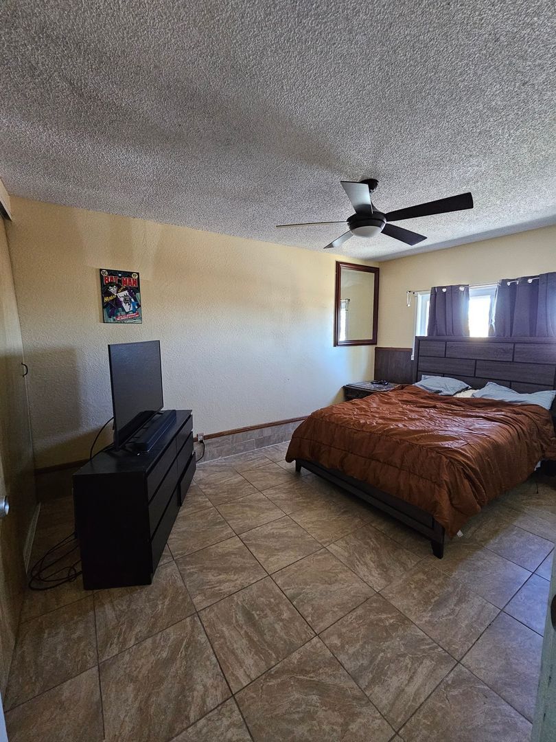 Building Photo - 230 Shadybrook Ln