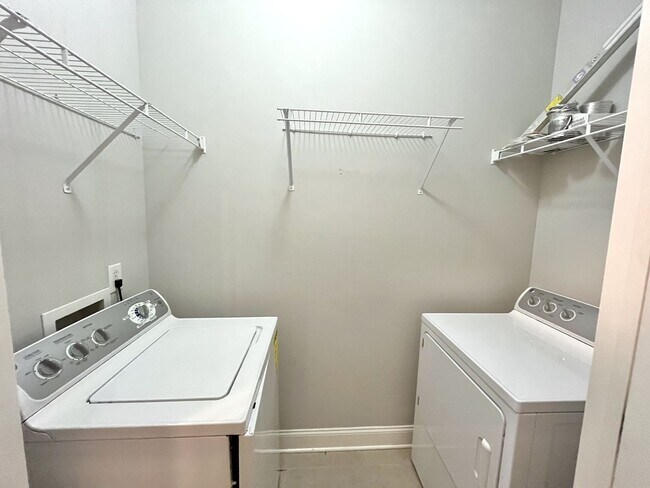 Building Photo - 5930 Obrien Ave