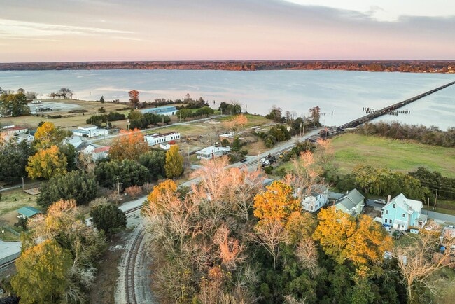 Building Photo - 1110 N Pasteur St