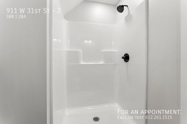 Building Photo - 911 W 31st St