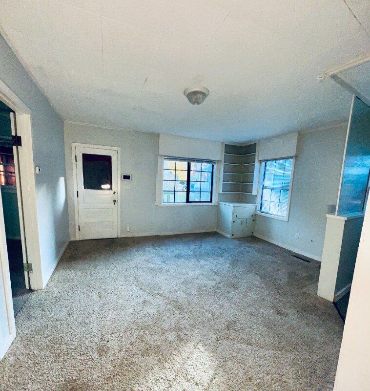 Building Photo - 1411 Portland Ave