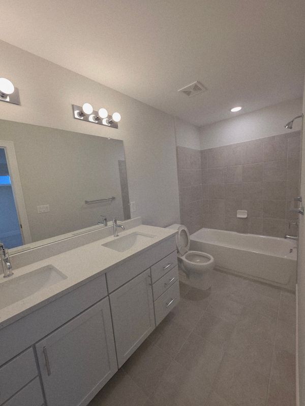 Building Photo - 3618 Trumbull