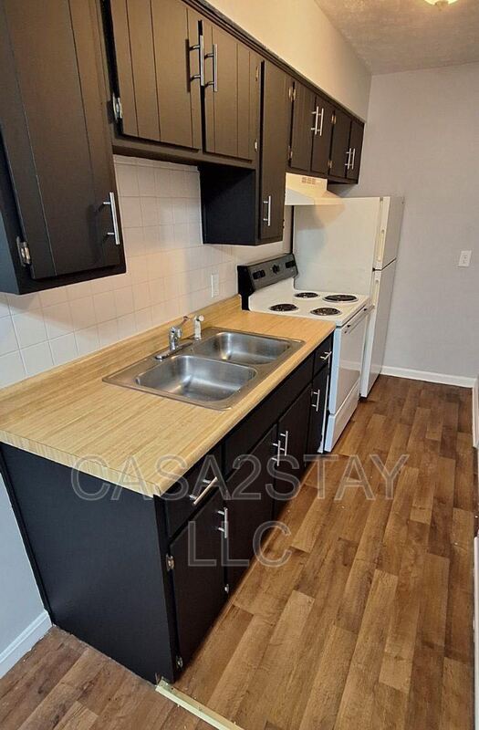 Building Photo - 371 Redmar Blvd