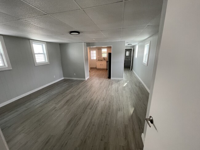 Building Photo - 628 4th Ave
