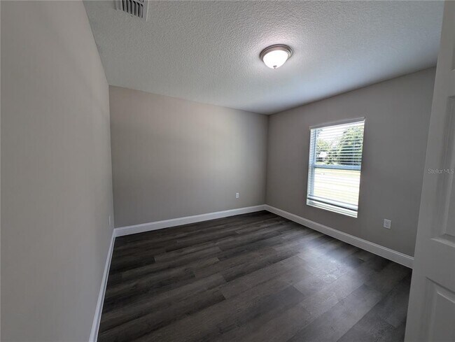 Building Photo - 174 Kroll Ln