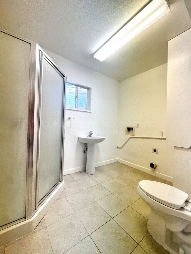 Building Photo - 408 New York Ave