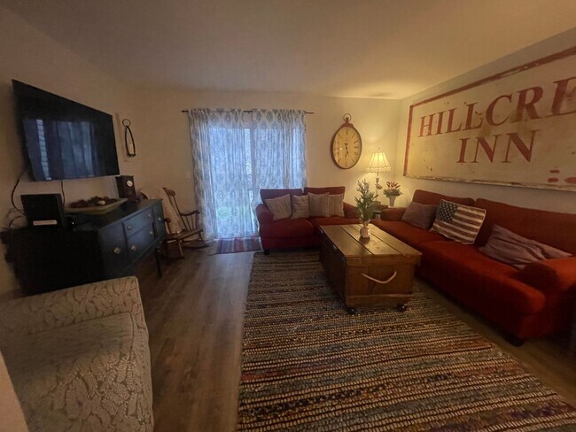 Building Photo - Recently Renovated Furnished 3 Bedroom 2 Bath Condo/ Apartment for Rent in Branson, MO