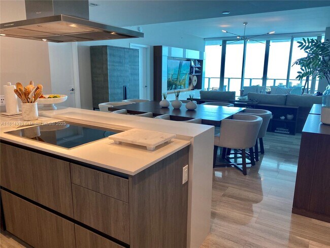 Building Photo - 350 Ocean Dr