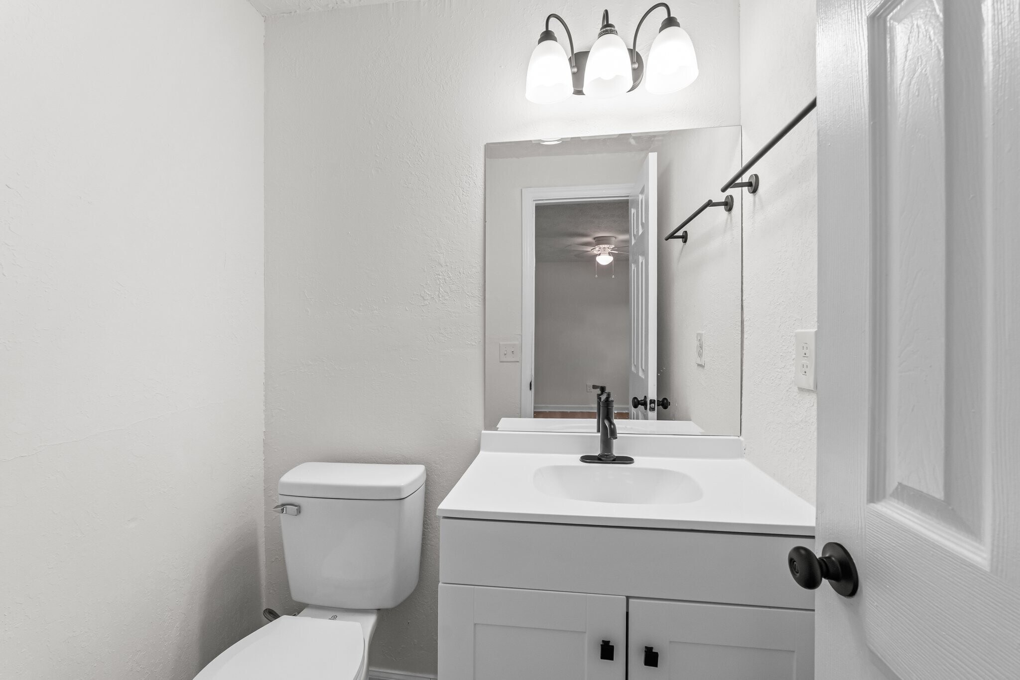 Building Photo - 1951 W 19th St