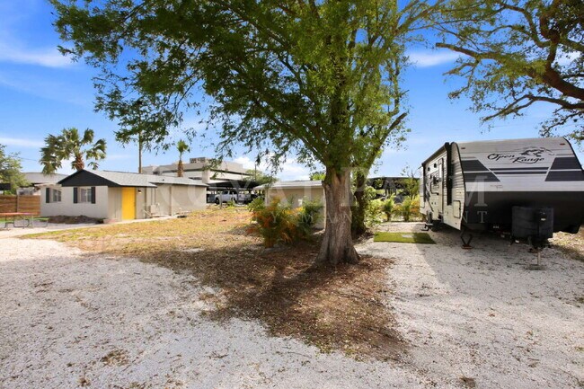 Building Photo - North Fort Myers has 99 Problems but this 1/1 Isn't It!