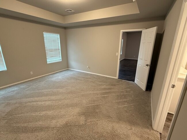 Building Photo - 1232 E Toledo St