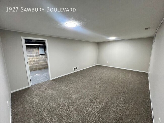 Building Photo - 1927 Sawbury Blvd