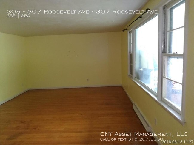 Building Photo - 305 Roosevelt Ave