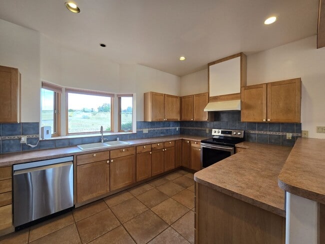 Building Photo - 74 Monte Alto Rd
