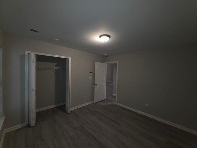 Building Photo - 235 Winding Canyon Dr