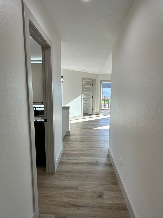 Building Photo - NEW CONSTRUCTION 5 Bed 3 Bath w/ Walk Out Basement Waynesville School District