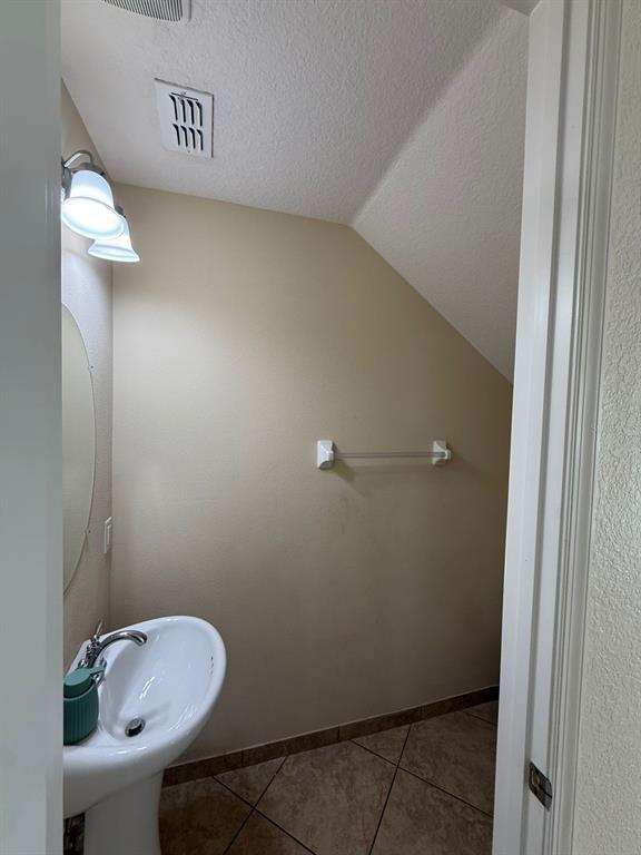 Building Photo - 8057 Prestbury Dr