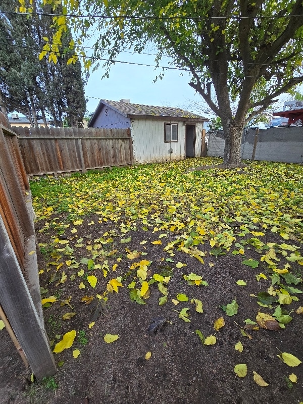 Building Photo - 1608 E Yale Ave