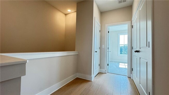 Building Photo - 2678 Evers Dr NE