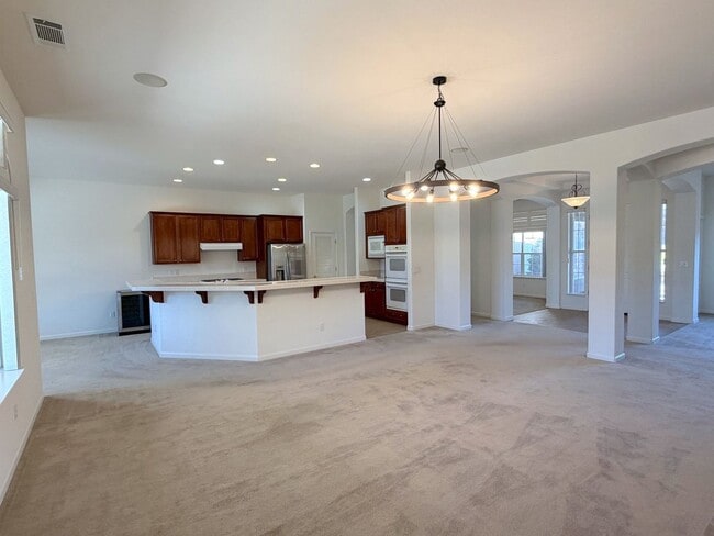 Building Photo - Spanish Springs 5bed/3bath - Move in Speci...